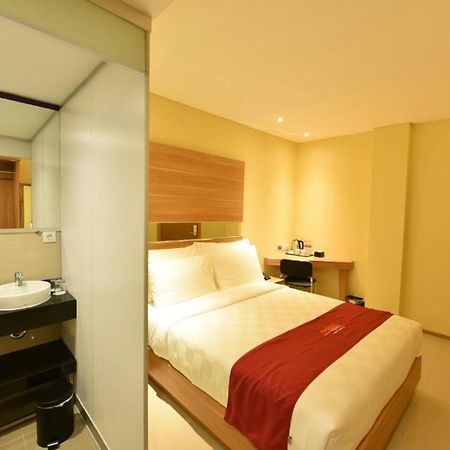 Midtown Xpress Balikpapan Hotel Exterior foto