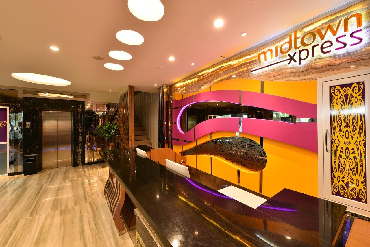 Midtown Xpress Balikpapan Hotel Exterior foto
