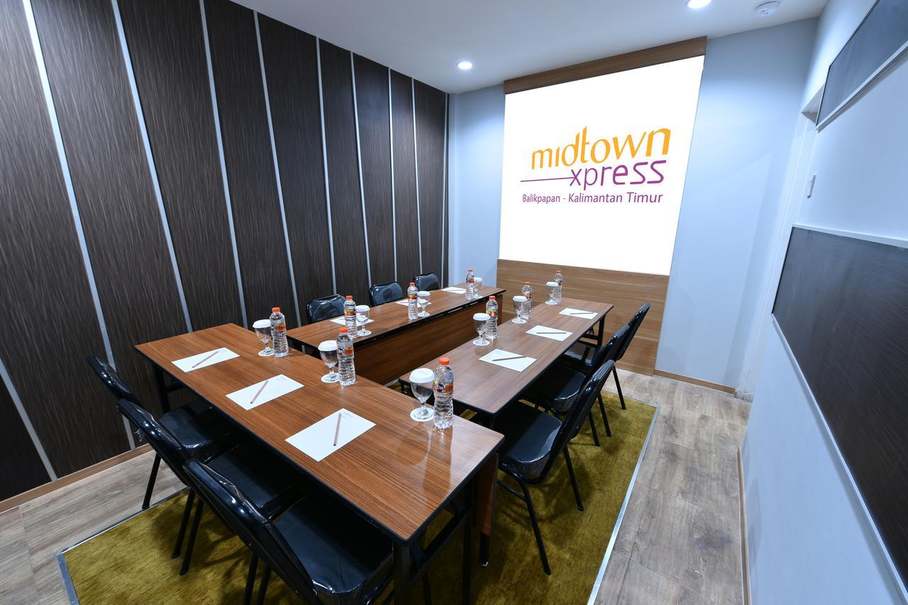 Midtown Xpress Balikpapan Hotel Exterior foto
