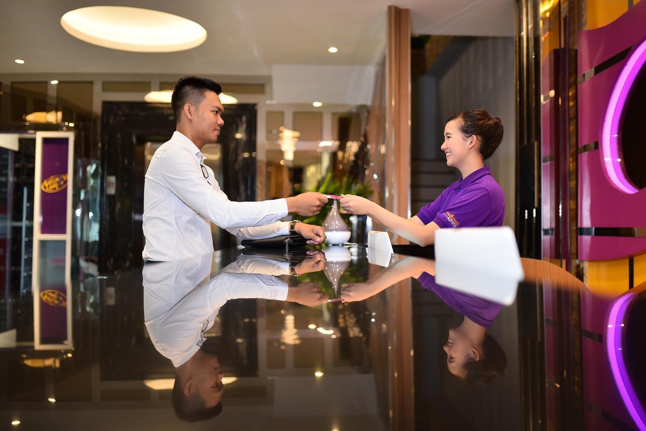 Midtown Xpress Balikpapan Hotel Exterior foto